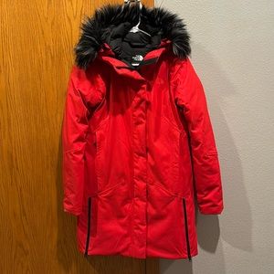 Red Women’s Northface 550 size small